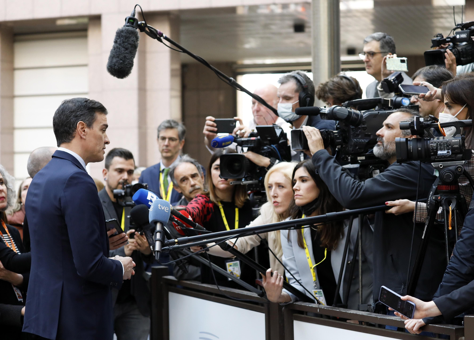 España ratifica su compromiso con Ucrania con un nuevo envío directo de armas