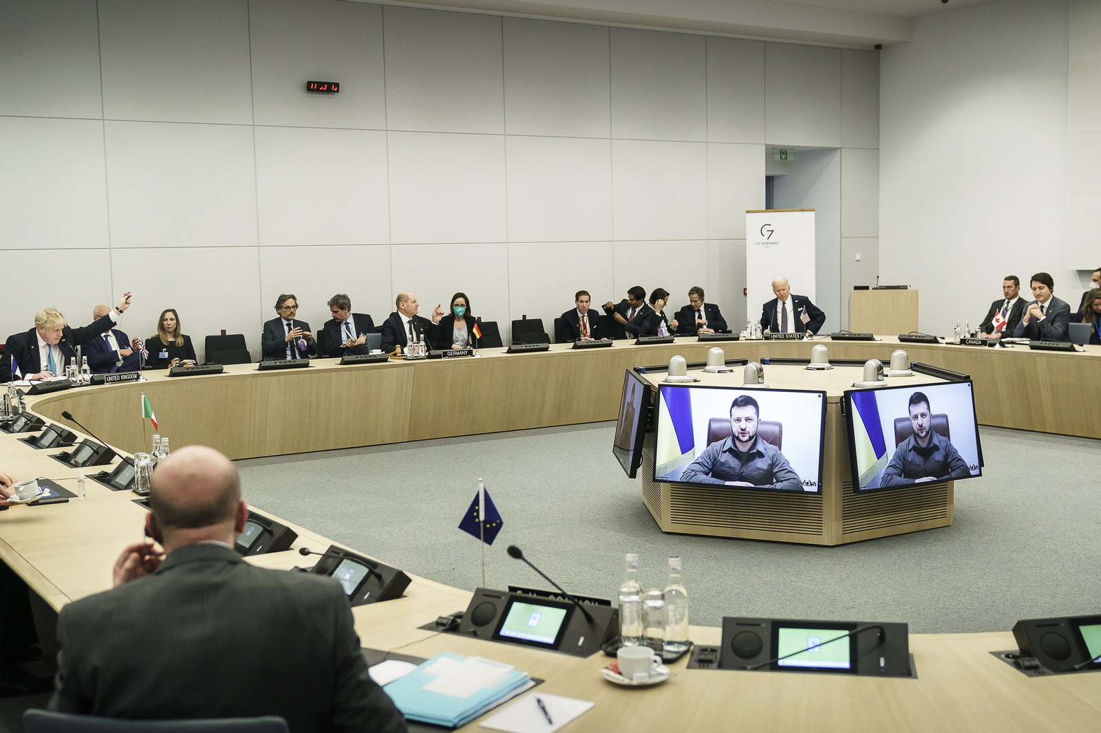 Día 30 de invasión: Zelenski le dice a UE que actuó tarde; Biden visita Polonia