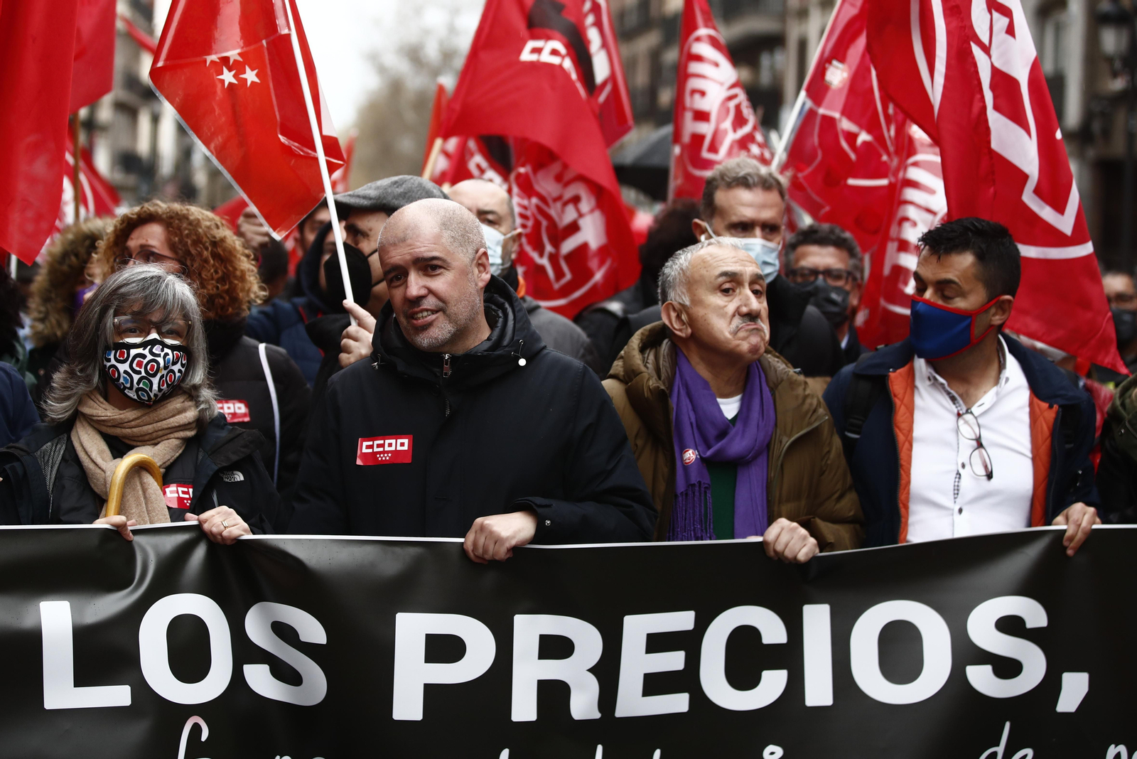 Los sindicatos piden en la calle controlar precios y medidas de protección social
