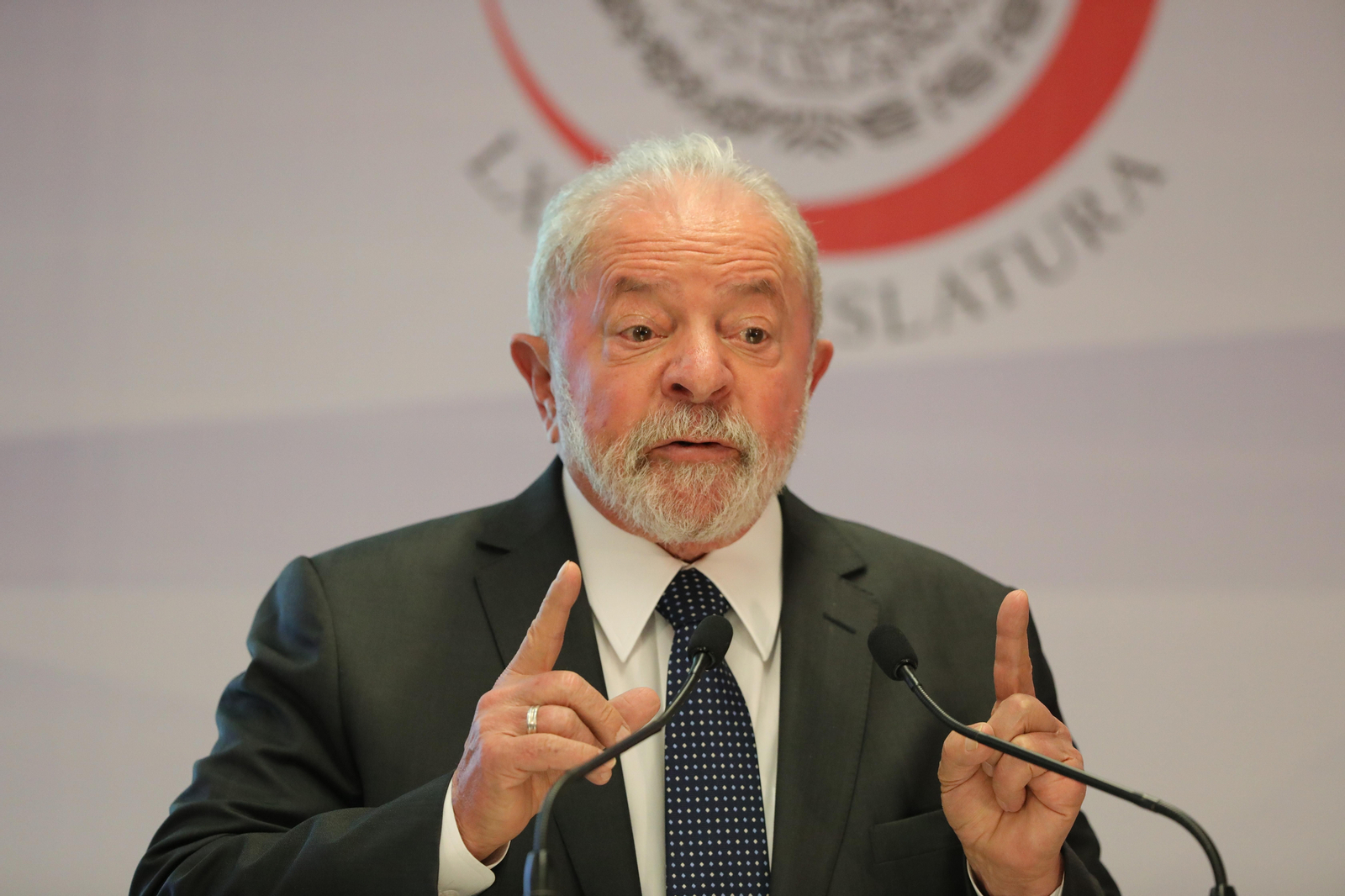 Lula mantiene la ventaja para las elecciones y Bolsonaro gana impulso, según sondeo