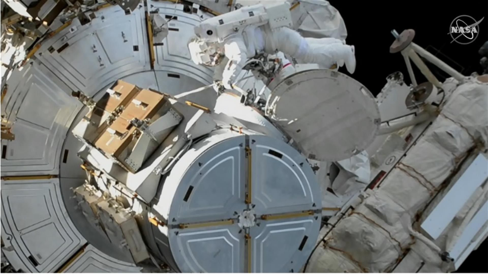 Estación Espacial Internacional: un paseo de casi 7 horas para hacer mejoras